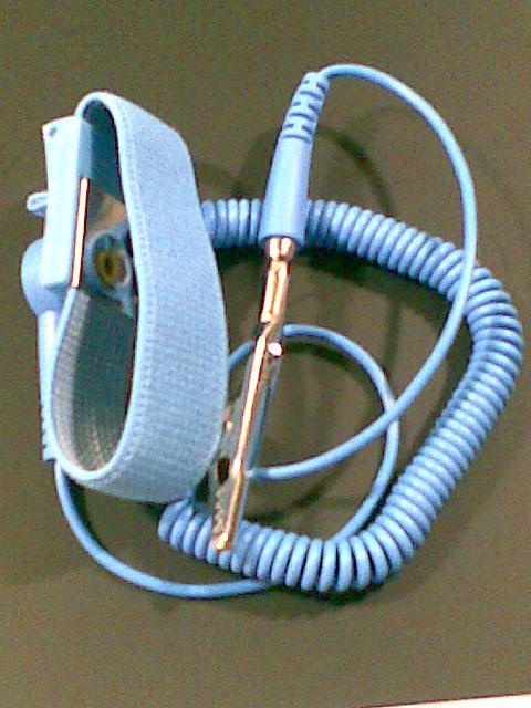 防靜電腕帶的原理